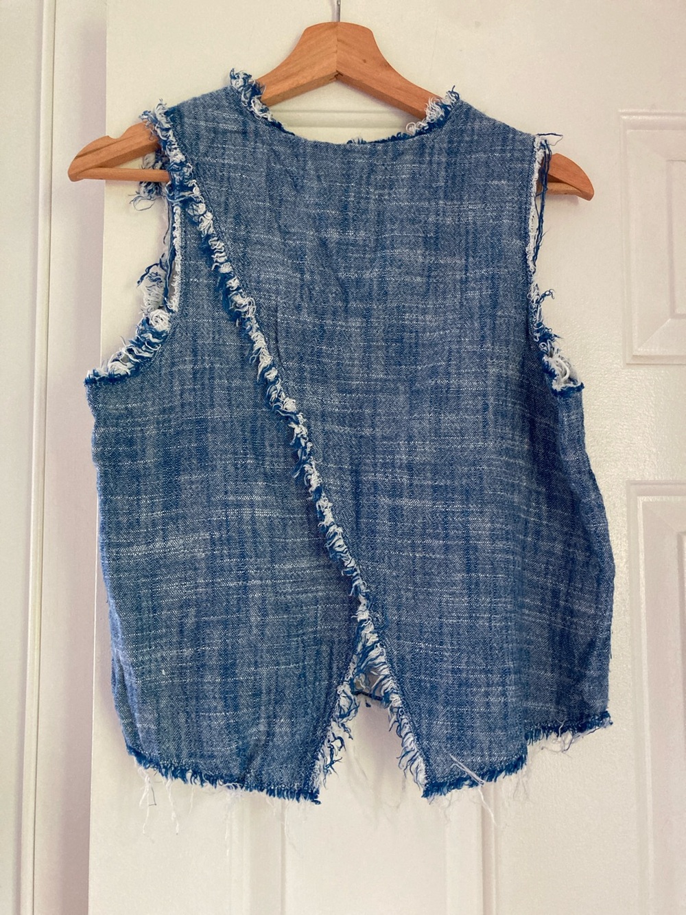 Frayed Woven Sleeveless Top - Blue - Picture 2 of 8